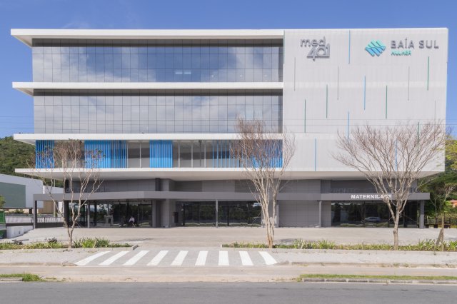 Baía Sul Mulher private maternity hospital exterior in Florianópolis (MED-401)
