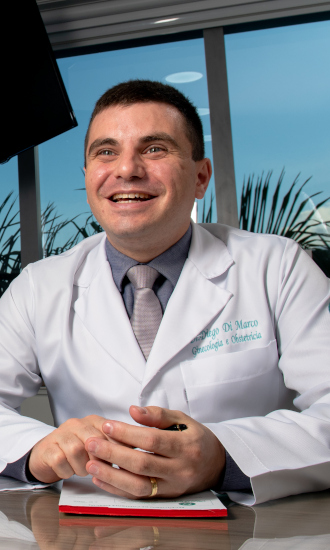 Dr. Diego Di Marco – experienced obstetrician in Florianópolis, Brazil, providing prenatal, childbirth, and postpartum care at Plenitá Women’s Health Clinic